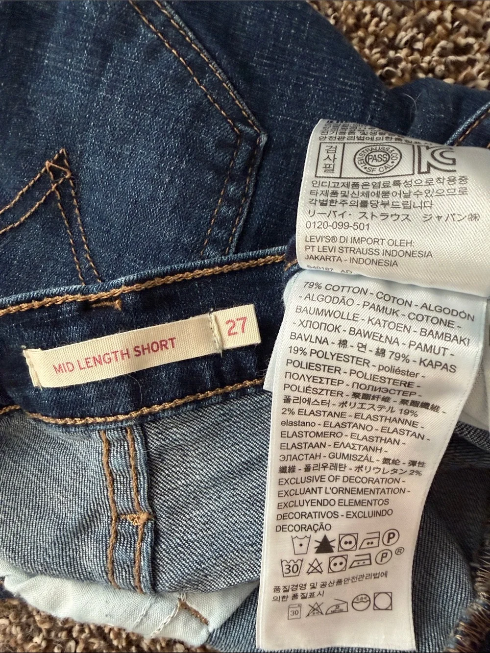 Women’s Levi’s Jean shorts - Size 27